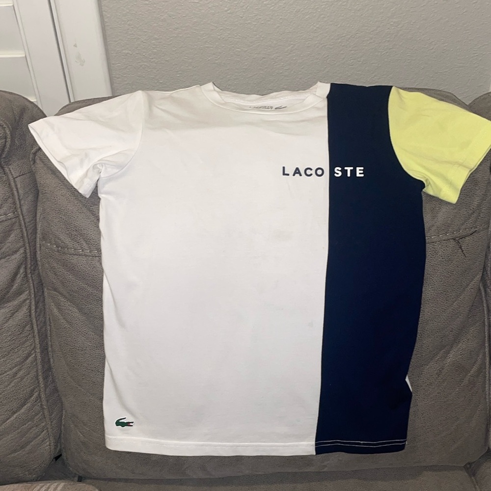 Like new, no stains or tears, only used for photos